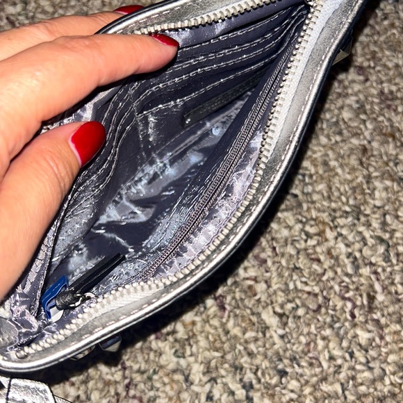 Simply Vera Vera Wang Wallet/Wristlet - Picture 4 of 6